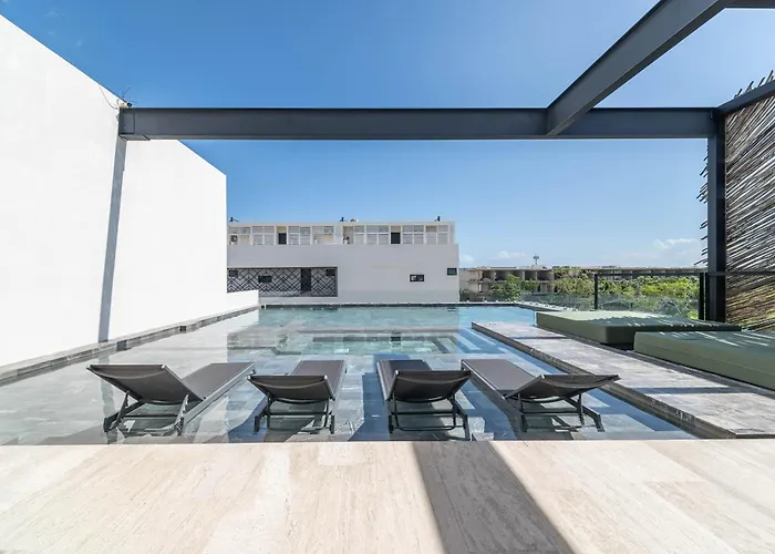 2br Plunge Pool, Rooftop Pool, Gym, Kids Playroom *