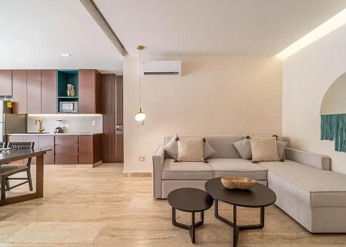 2br Plunge Pool, Rooftop Pool, Gym, Kids Playroom